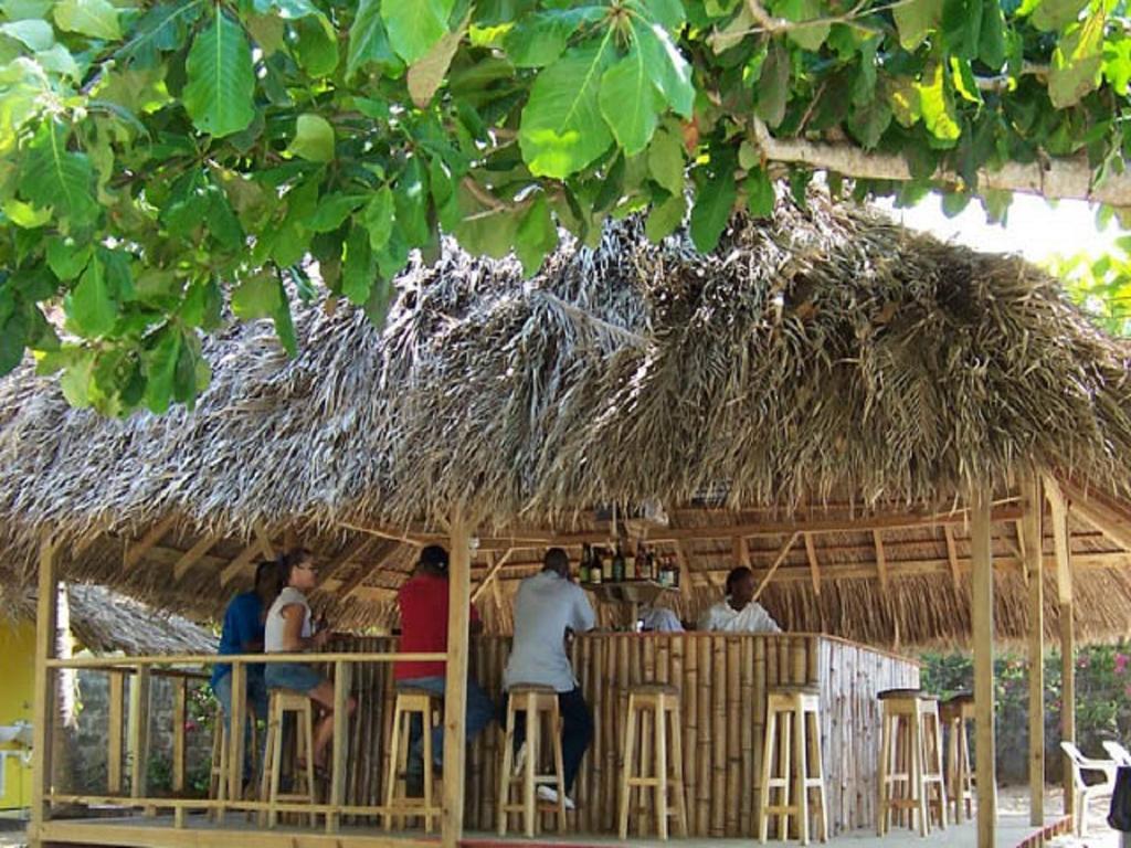 Yellow Bird Sea Negril Exterior photo